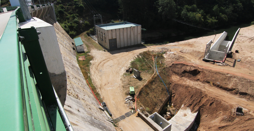 La obra de mejora del desage de la presa del Embalse del Ebro entra en su recta final