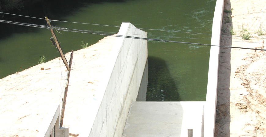 La obra de mejora del desage de la presa del Embalse del Ebro entra en su recta final