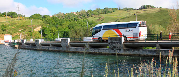 Obras de mantenimiento en el embalse del Ebro