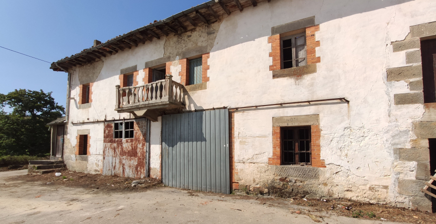 Obras Pblicas invertir 65.167 euros en rehabilitar el tejado del futuro albergue de Campoo de Yuso