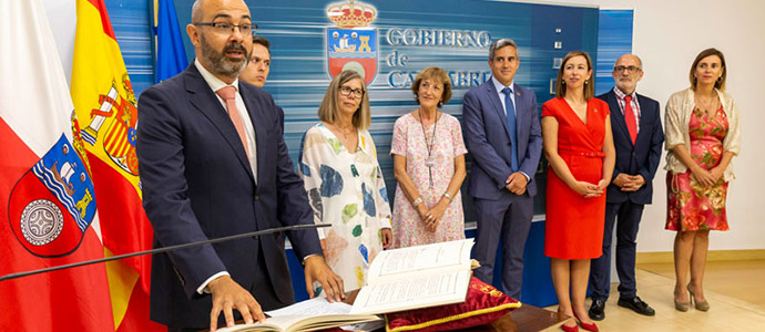 Ocho secretarios y directores generales del Gobierno de Cantabria toman posesin de sus cargos