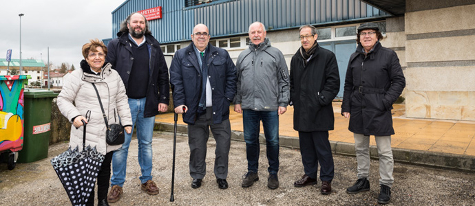 Oria inaugura la nueva iluminacin Led de la piscina climatizada municipal de Reinosa