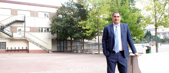 scar Serna, el primer director laico del Colegio San Jos