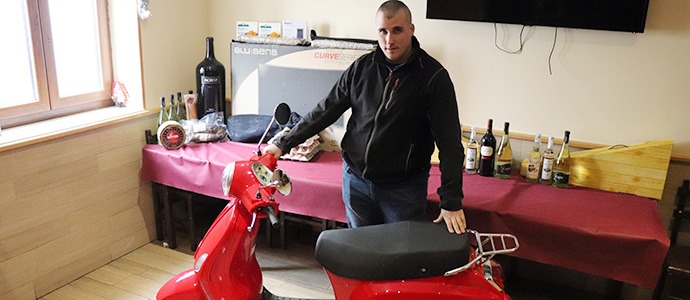 Pablo Alonso se lleva el 'cestn' del Cantabria... en moto