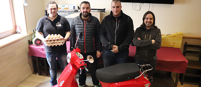 Pablo Alonso se lleva el 'cestn' del Cantabria... en moto