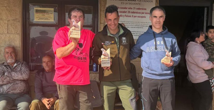Pablo Mantilla arrasa en el II Campeonato de Invierno de Cernegula junto a su perra 'Kala'