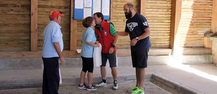 Paco y Prieto se imponen en el IX Torneo de Petanca de Santiago