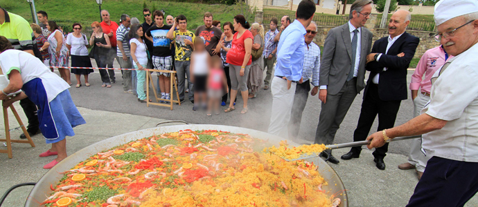 Paella para todos en Las Rozas de Valdearroyo