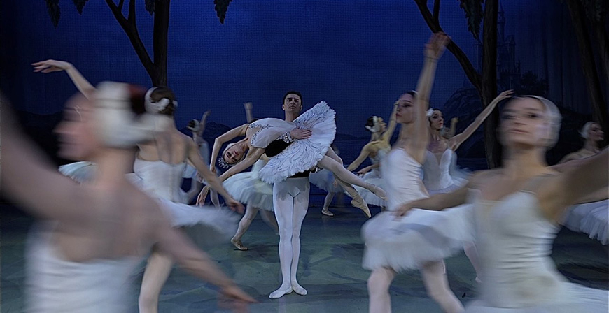 El Palacio de Festivales acoge este s�bado 'El lago de los cisnes'