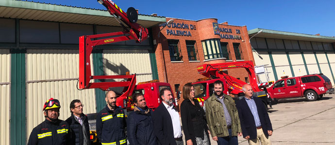 Palencia dota a los bomberos de Aguilar y Saldaa de vehculos para trabajos en altura