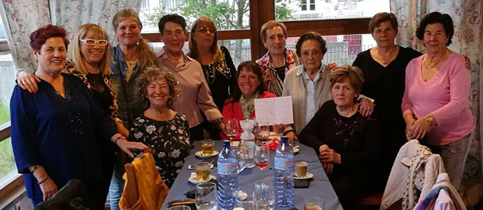Las pandereteras del Centro de Mayores celebraron el fin de curso