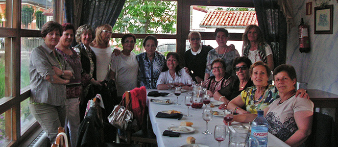 Las pandereteras del Centro Social de Mayores celebraron el fin de curso