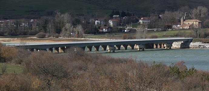 El Pantano del Ebro, al 61%,  se beneficia del desnieve 