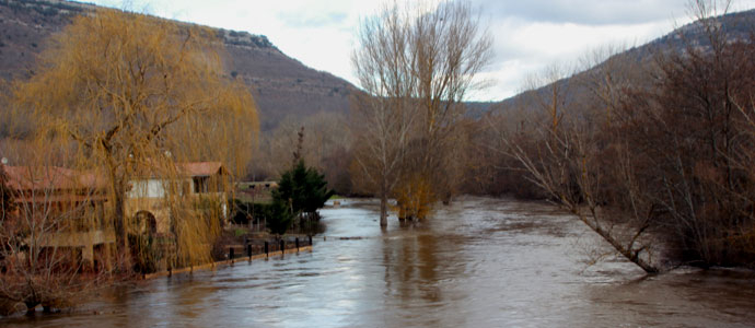 El Pantano del Ebro nunca haba evacuado tanta agua de forma continua
