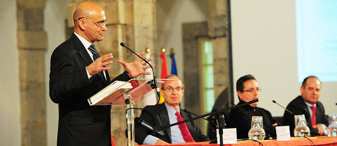 El Parlamento acogi la presentacin del libro 