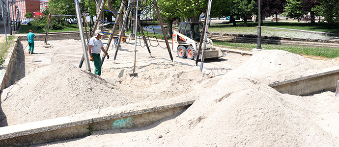 El parque infantil del Campo Colorado tendr suelo de caucho