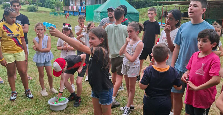 La Parroquia de Campoo de Suso y el Movimiento Jnior de Santander disfrutan de un campamento en Gemes
