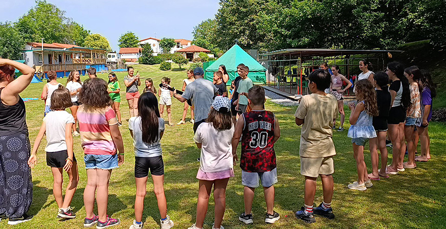 La Parroquia de Campoo de Suso y el Movimiento Jnior de Santander disfrutan de un campamento en Gemes