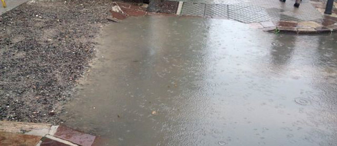 Paso de cebra inundado en Reinosa