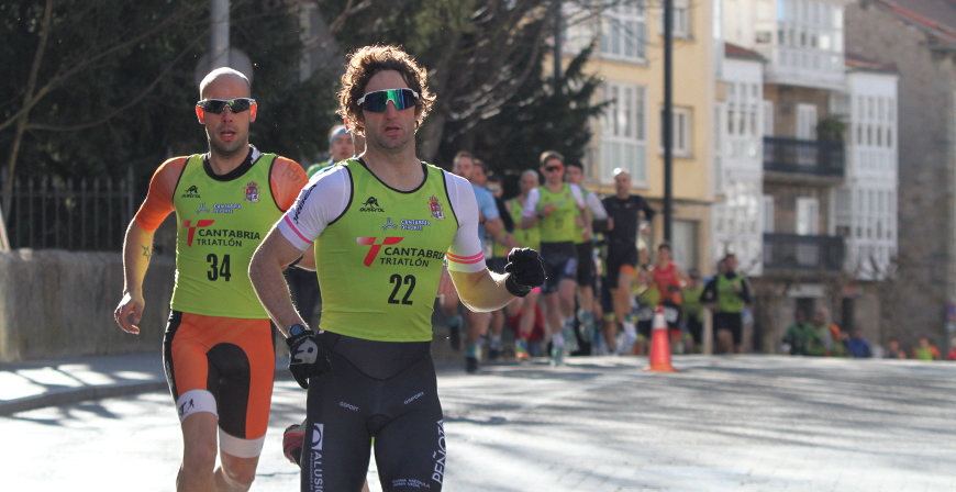 Peio Osoro y Ainara Oronoz triunfan en el Triatln Blanco