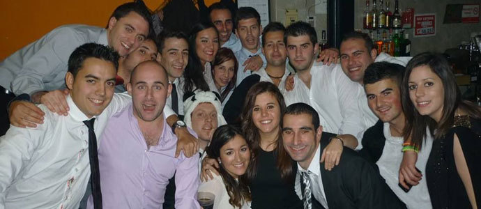 La pea Mojopoco despidi el ao en la Bombilla