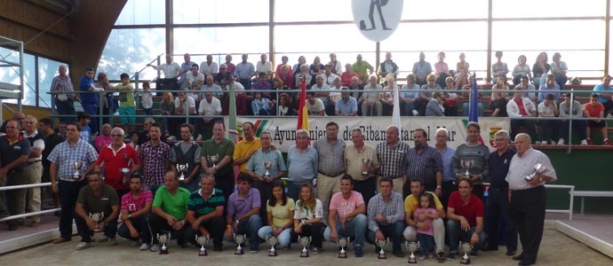 Campoo de Yuso y Pesquera reciben los trofeos de campeones de Liga