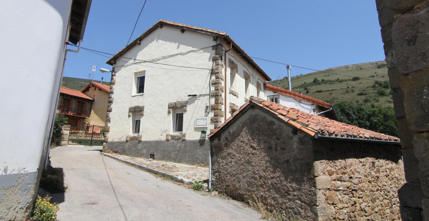 Enmedio anuncia la segunda fase de rehabilitaci�n de las antiguas escuelas de Fontecha