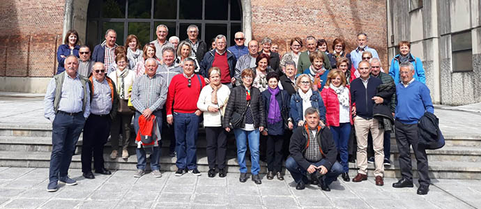Los integrantes de la Asociacin de Vecinos de Nestares viajaron a Asturias