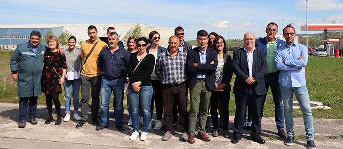 Los socialistas se renen con los trabajadores de La Vega 