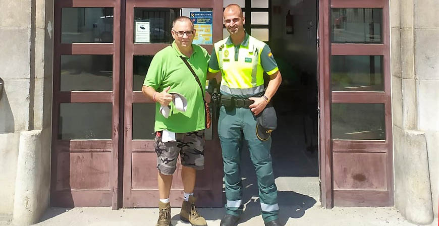 Un peregrino, rescatado en 2018, se persona en la Guardia Civil de Laredo para agradecer la ayuda que le prestaron