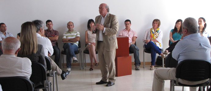 Peridis expondr el funcionamiento y los resultados del programa Lanzaderas en el Senado 