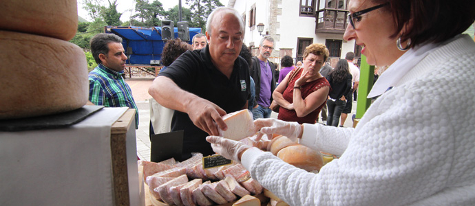 Pesquera paladea el queso