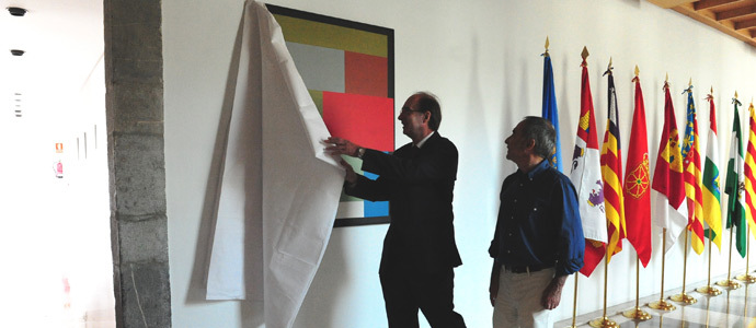 El pintor Luis Medina cede una obra al Parlamento de Cantabria