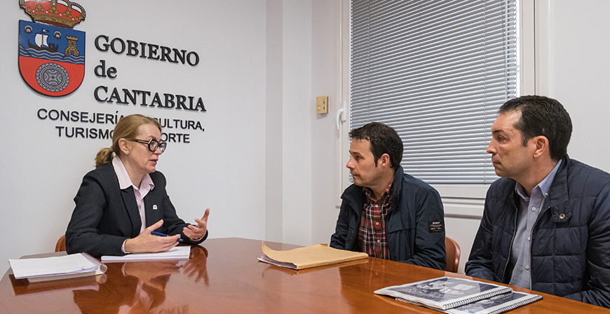 La pista polideportiva de Los Carabeos ser renovada con una inversin de unos 40.000 euros