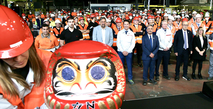 La planta de Nissan en Los Corrales inaugura la nueva lnea de moldeo