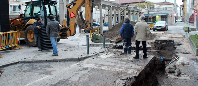 La plaza de la Constitucin renueva su saneamiento
