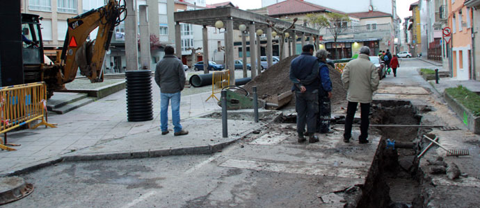 La plaza de la Constitucin renueva su saneamiento