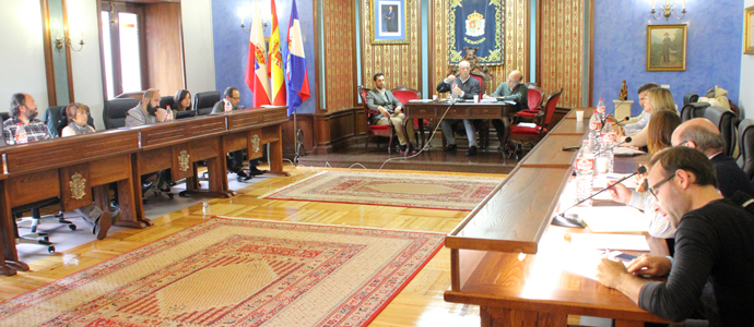 El pleno aprueba una mocin para abrir un proceso selectivo y cubrir la plaza de Jefe de Polica Local