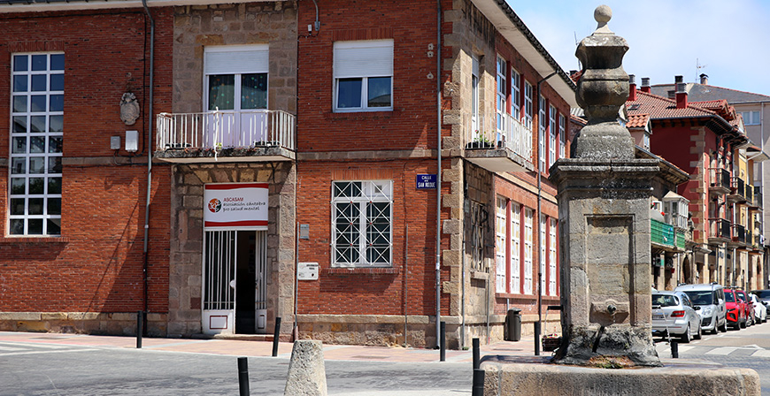 El Pleno aprueba por unanimidad la concesin del antiguo Colegio Pblico Fuente de la Aurora a Ascasam por 25 aos