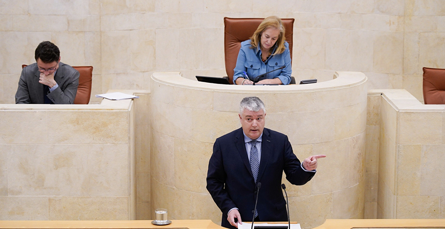 El pleno del Parlamento rechaza las enmiendas a la totalidad del presupuesto 2026 presentadas por PSOE y Vox 