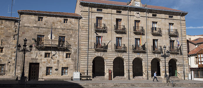 El Pleno de Reinosa aprueba el acuerdo retributivo y social de los funcionarios y el convenio colectivo de los laborales