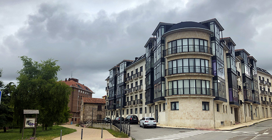 La Polica Local de Reinosa detiene a un hombre que entr en una vivienda por la ventana con los dueos dentro