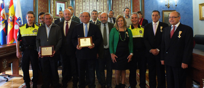 La Polica Local de Reinosa entrega sus condecoraciones