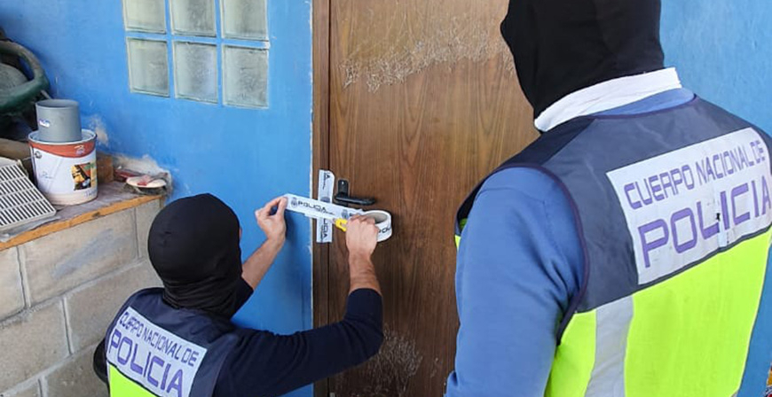 La Polica Nacional clausura una asociacin cannbica de Santander