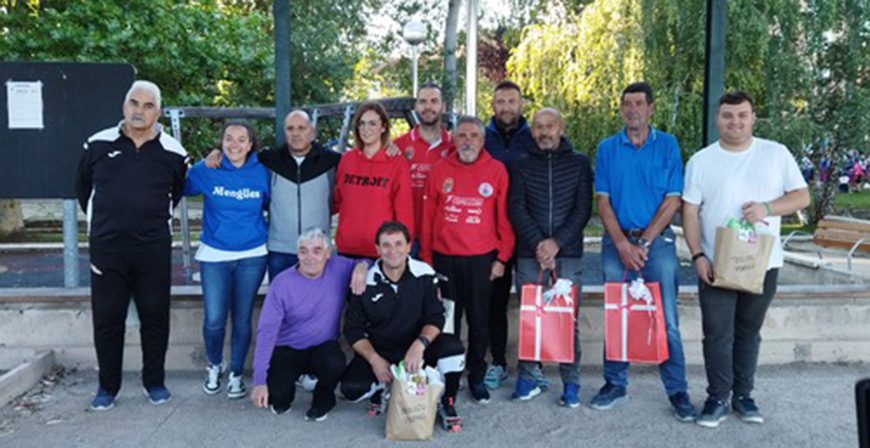 Postigo, Too y Fermn se alzan con el XV Torneo de Petanca de San Mateo