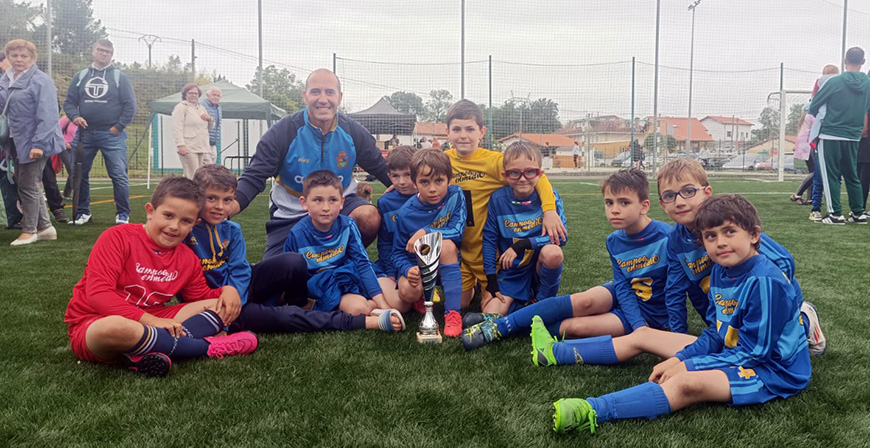 Los prebenjamines de Enmedio se proclaman campeones del lll Torneo Benfico de Ftbol Base 2025 de Cartes
