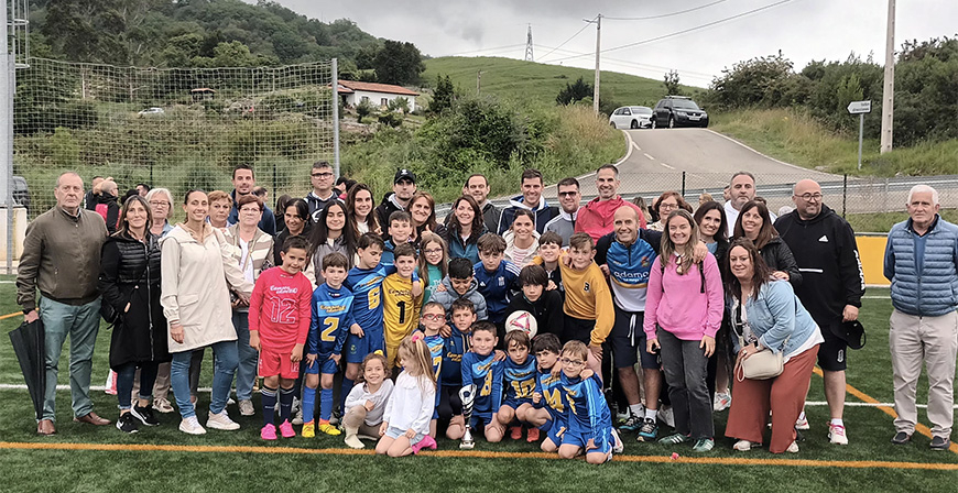 Los prebenjamines de Enmedio se proclaman campeones del lll Torneo Benfico de Ftbol Base 2025 de Cartes