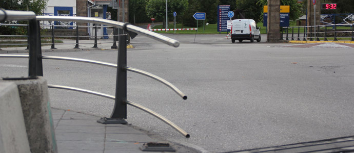 Precaucin en el puente de la Avenida la Naval