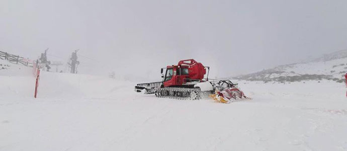 Las precipitaciones aumentan en 12 centmetros los espesores de nieve en Alto Campoo