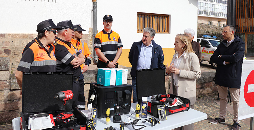 Presidencia ha destinado m�s de 9.000 euros para el material de Protecci�n Civil de Reinosa en los dos �ltimos a�os  